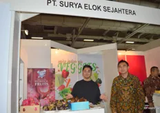 Pt. Surya Elok Sejahtera is an Indonesian company that exports a variety of tropical fruits. Mr Naufal Akbar T (left) is representing the company at the stand.